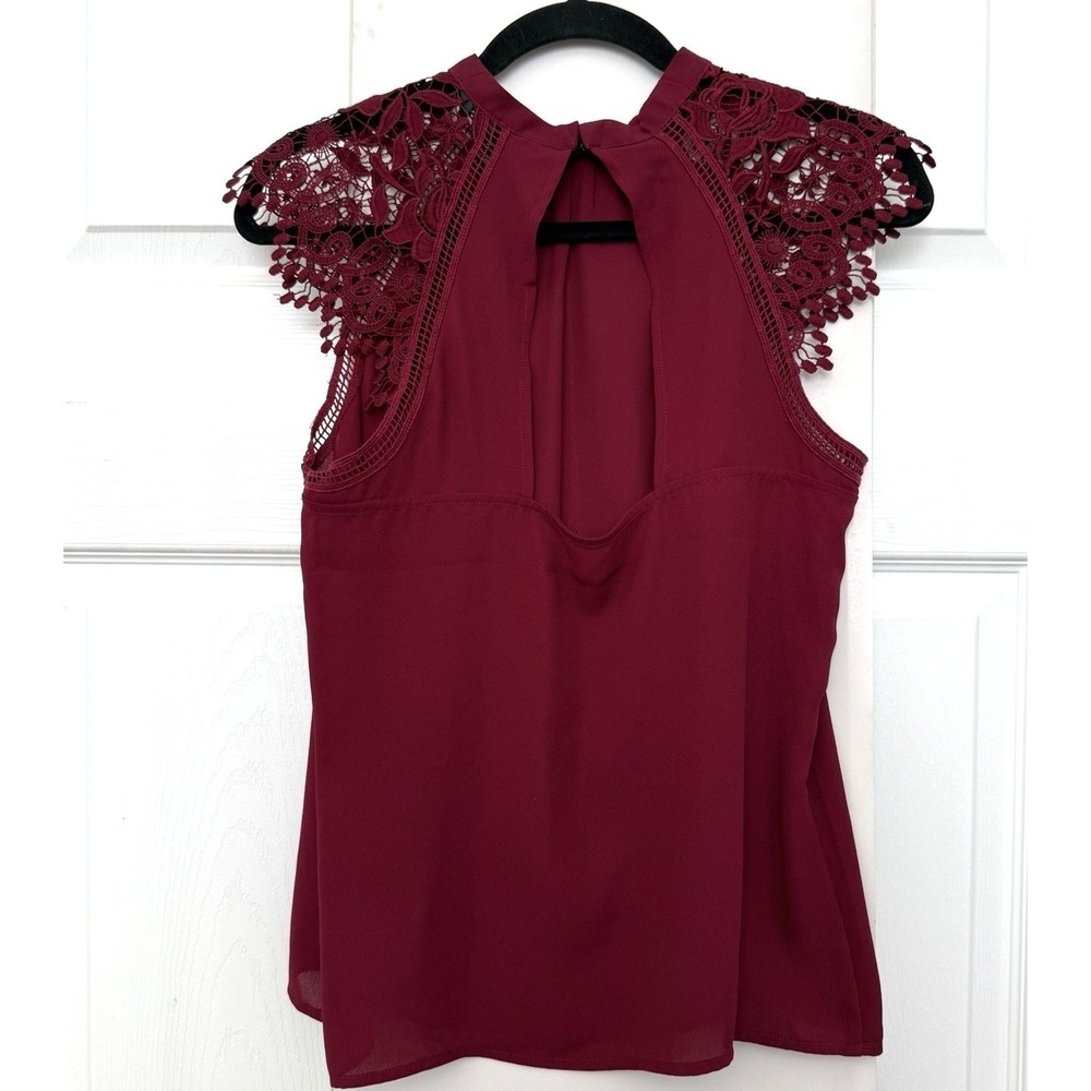 Express Sleeveless Blouse Womens XS Burgundy Crochet Lace High Neck Keyhole Back - Picture 2 of 10